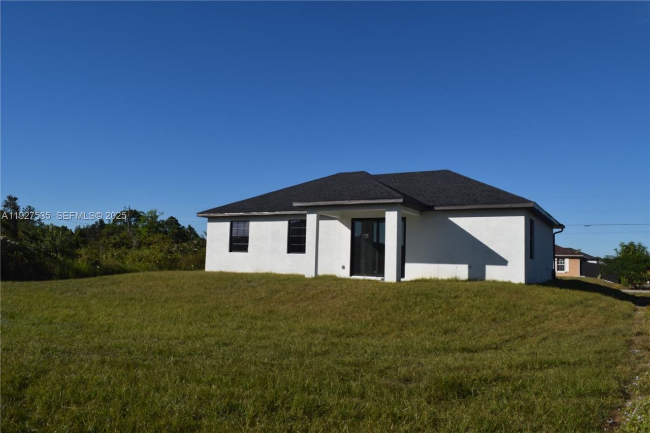 2555 W 25th St, Lehigh Acres, FL 33971 Photo