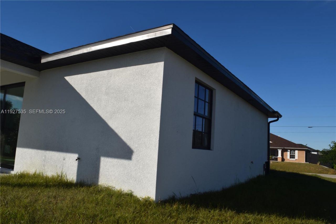 2555 W 25th St, Lehigh Acres, FL 33971 Photo