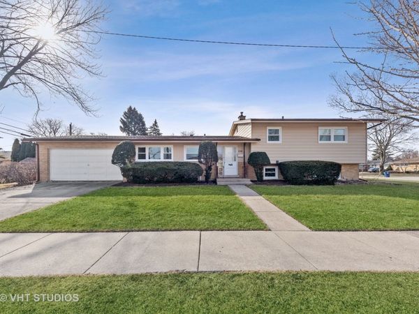 493 Amherst Avenue, Des Plaines, IL 60016