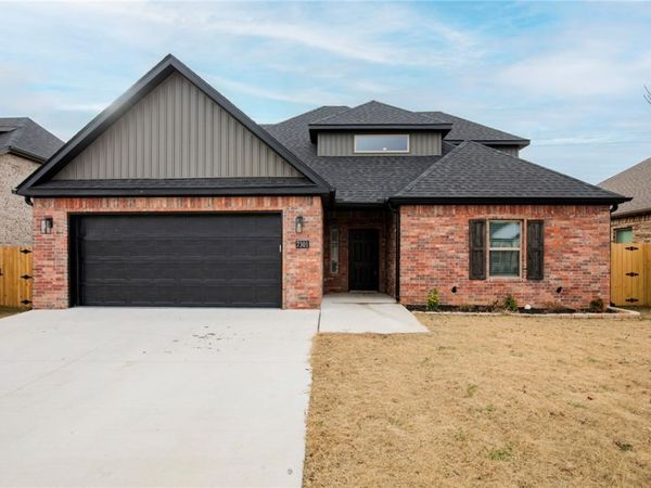 7301 SW Basswood Avenue, Bentonville, AR 72713