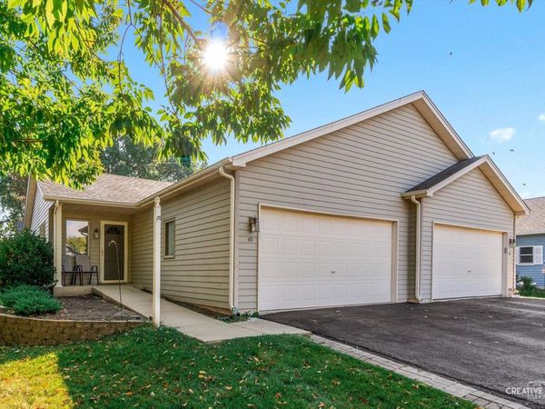 43 S Juniper Drive, North Aurora, IL 60542