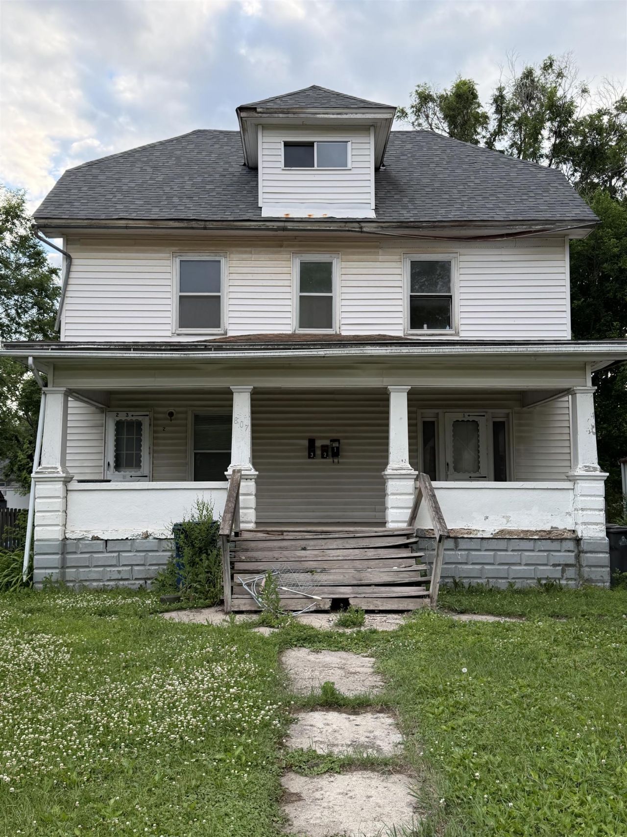 807 4th Avenue W, Spencer, IA 51301 Main Photo