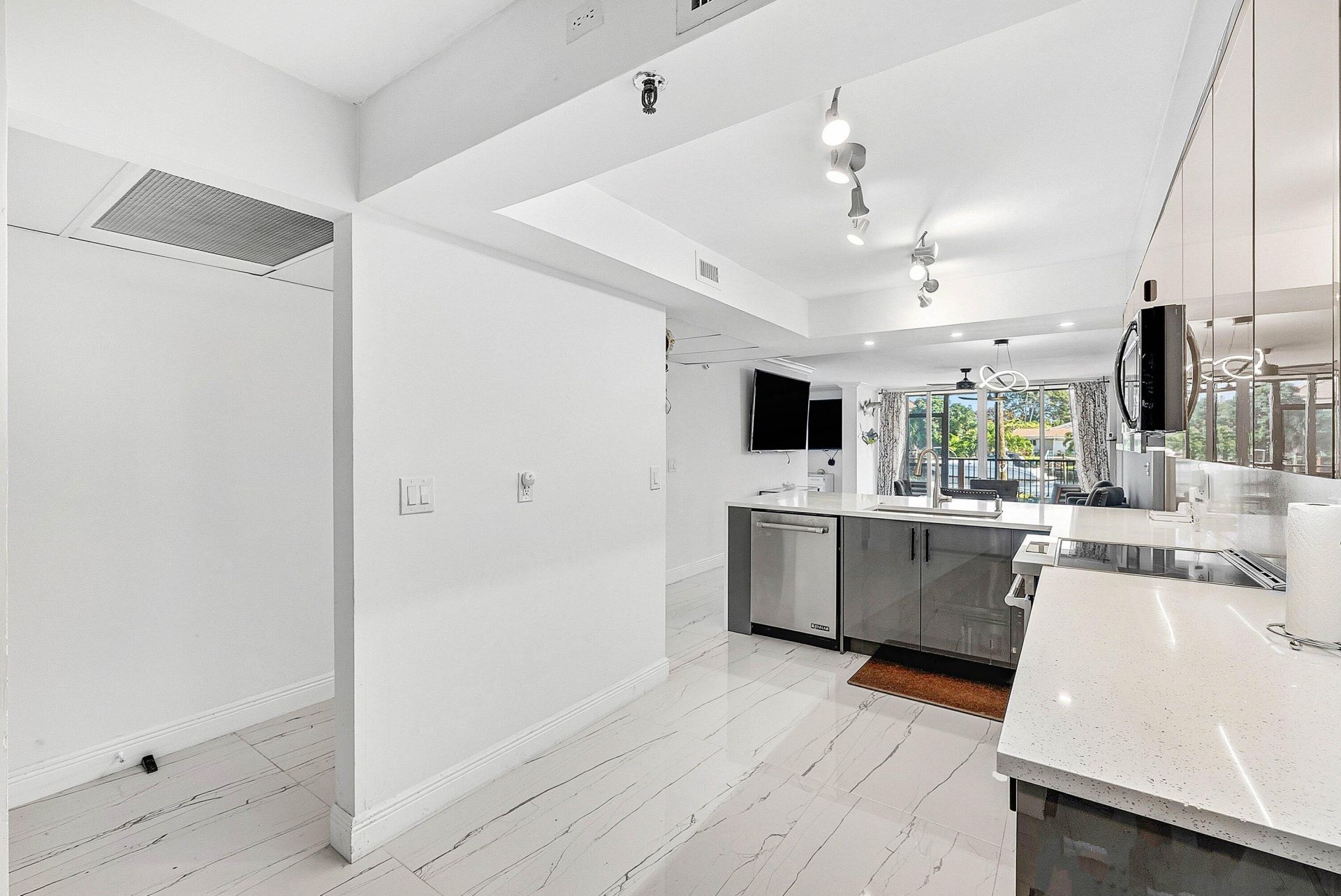 18 Royal Palm Way, Unit 109, Boca Raton, FL 33432 Photo