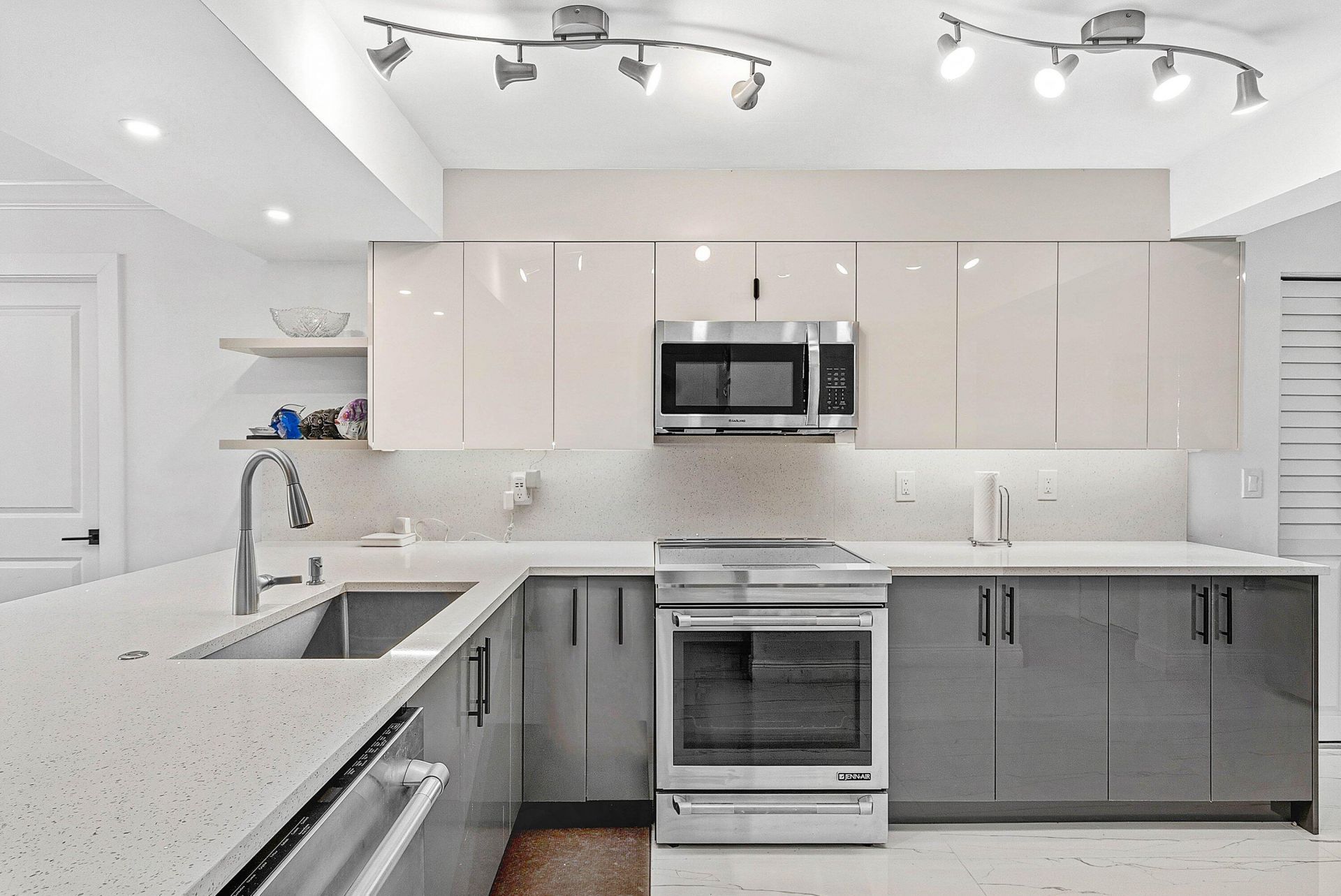 18 Royal Palm Way, Unit 109, Boca Raton, FL 33432 Photo