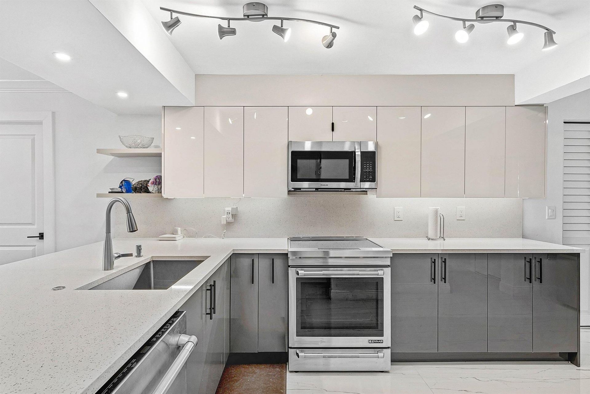 18 Royal Palm Way, Unit 109, Boca Raton, FL 33432 Photo