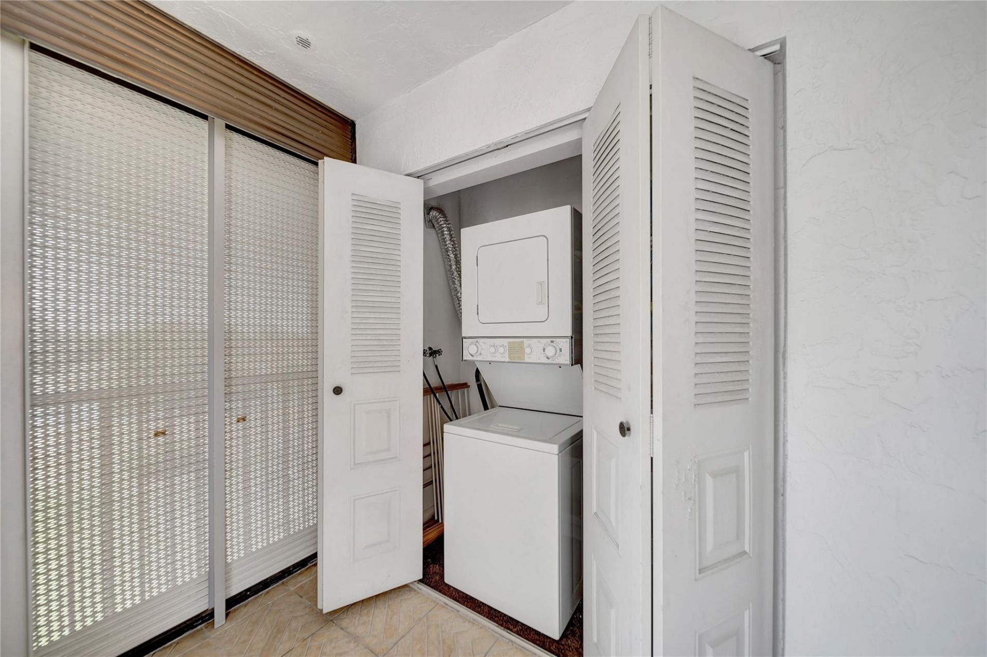 3521 Environ Boulevard, Unit B509, Lauderhill, FL 33319 Photo