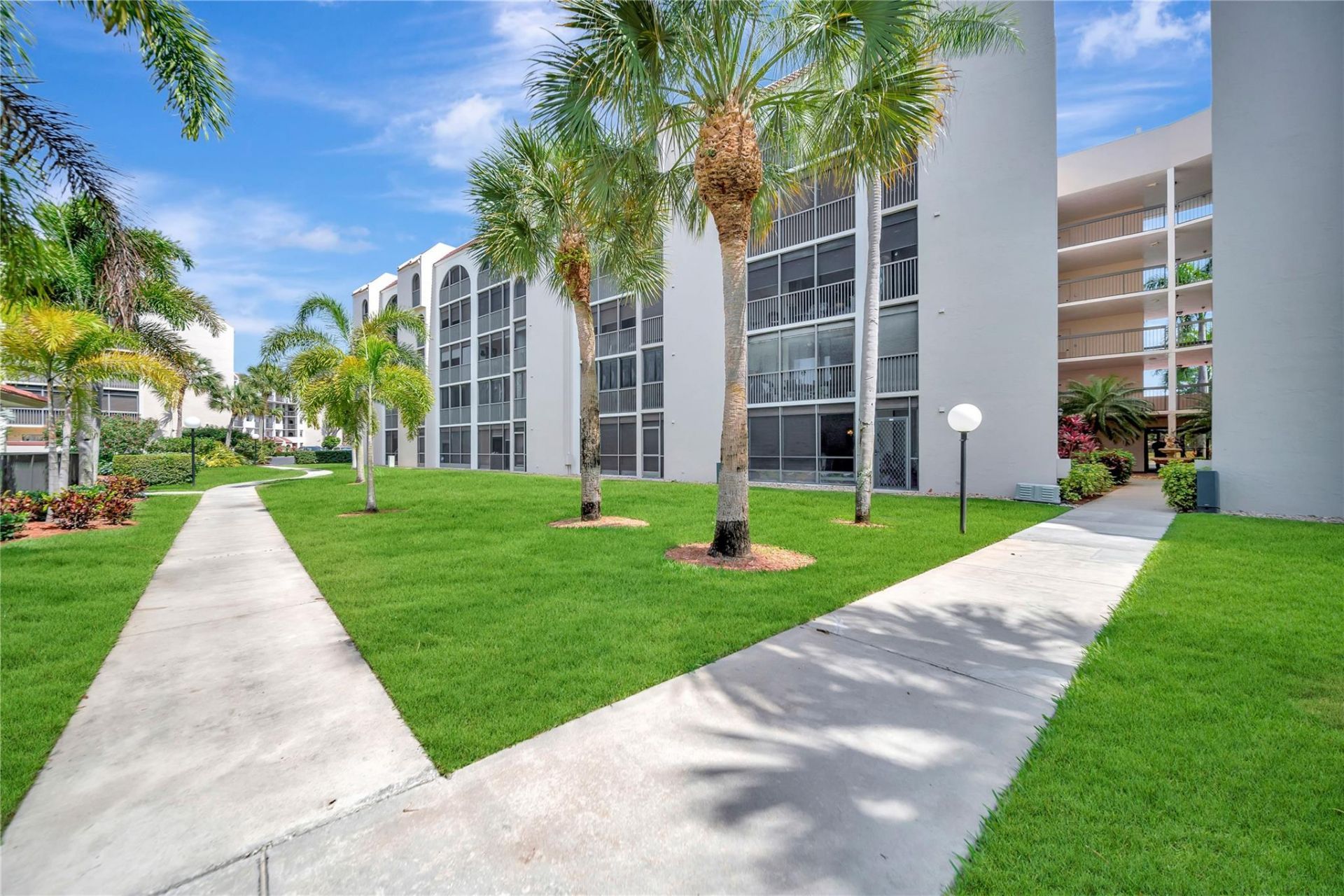 3521 Environ Boulevard, Unit B509, Lauderhill, FL 33319 Photo