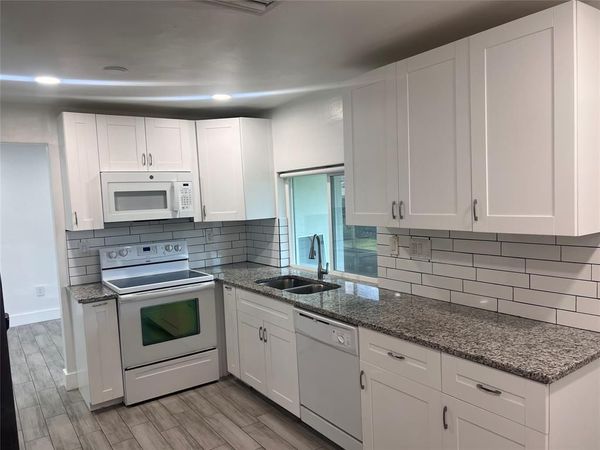 8361 NW 27th Place, Sunrise, FL 33322