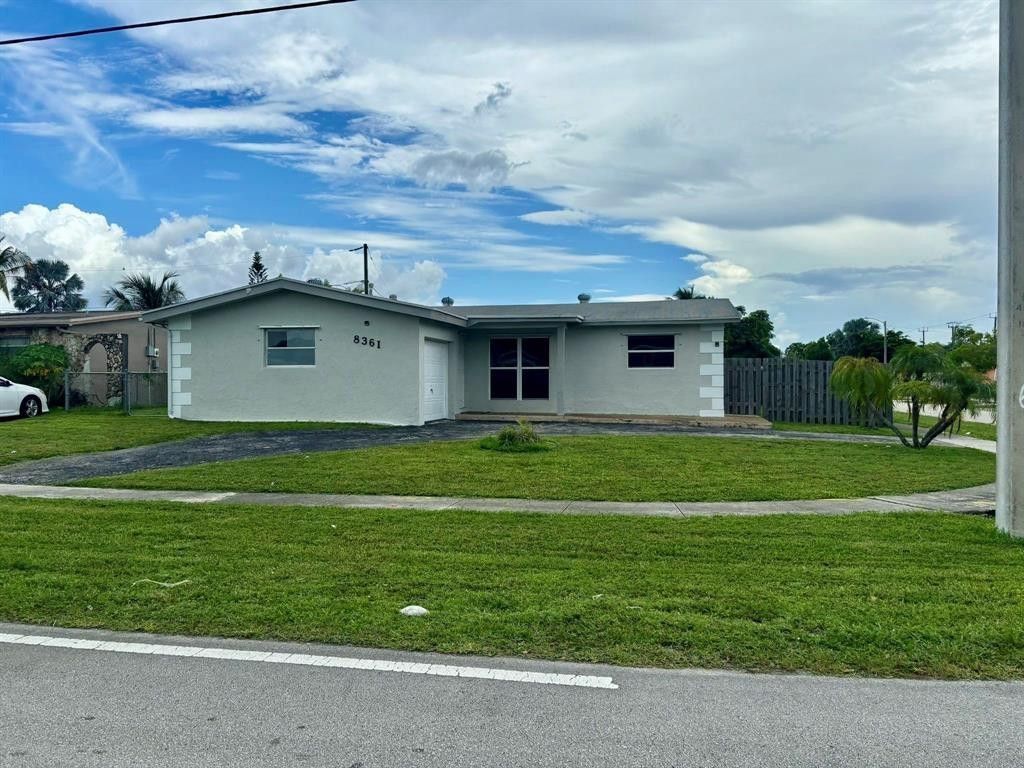 8361 NW 27th Place, Sunrise, FL 33322 Photo