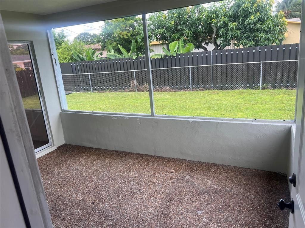 8361 NW 27th Place, Sunrise, FL 33322 Photo