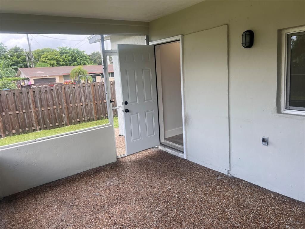 8361 NW 27th Place, Sunrise, FL 33322 Photo