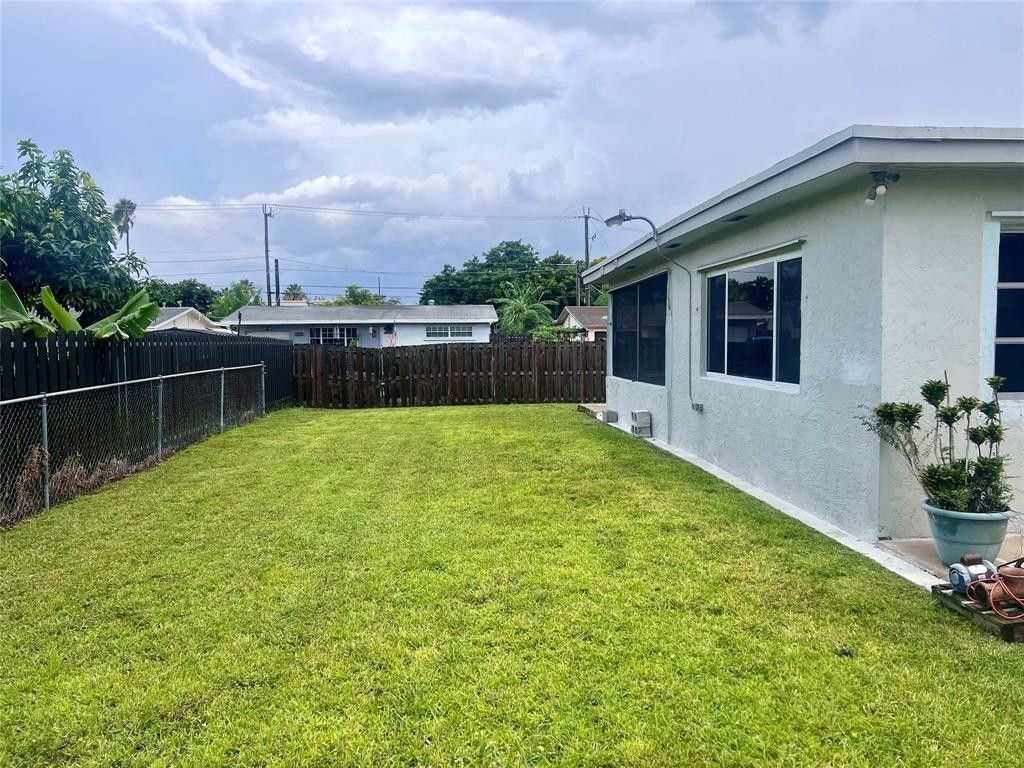 8361 NW 27th Place, Sunrise, FL 33322 Photo
