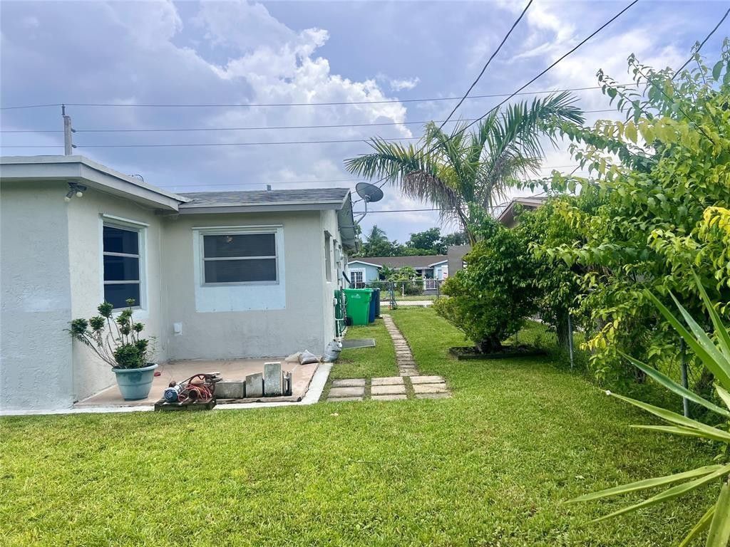 8361 NW 27th Place, Sunrise, FL 33322 Photo
