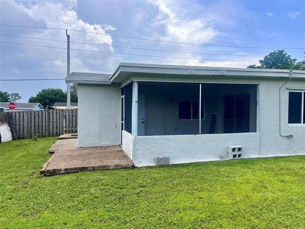 8361 NW 27th Place, Sunrise, FL 33322 Photo