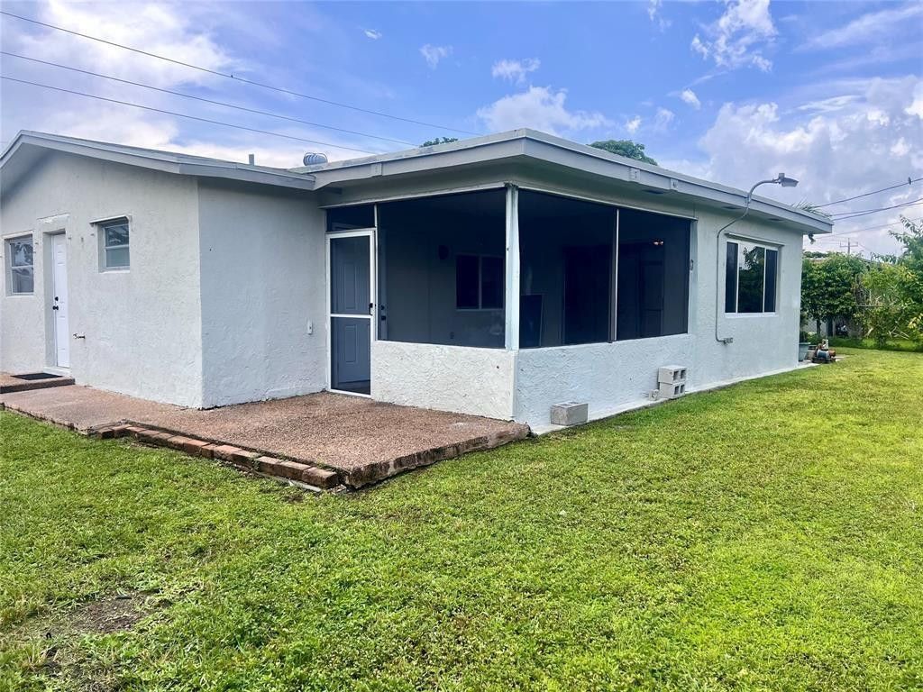 8361 NW 27th Place, Sunrise, FL 33322 Photo
