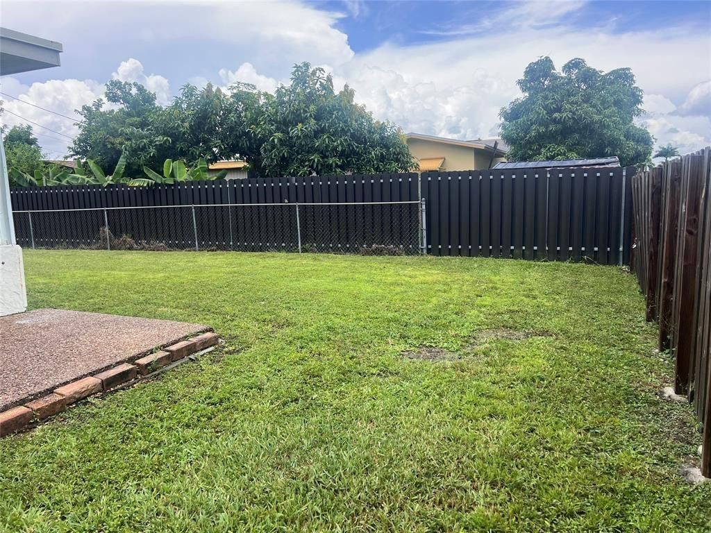 8361 NW 27th Place, Sunrise, FL 33322 Photo