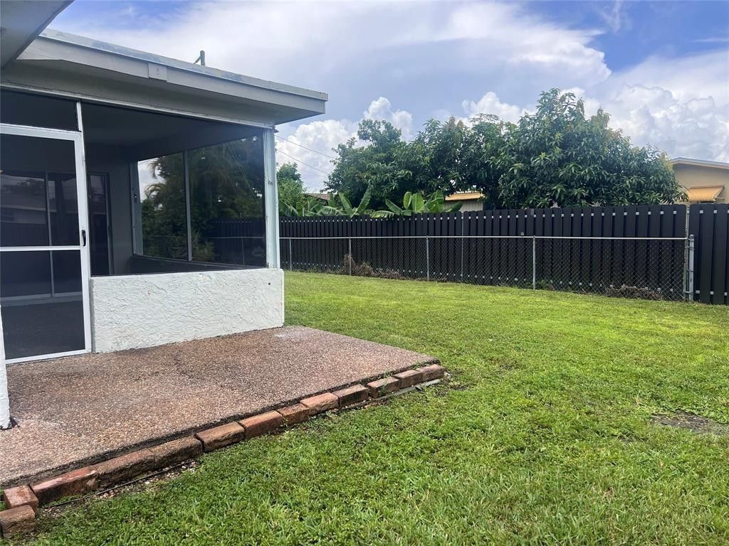 8361 NW 27th Place, Sunrise, FL 33322 Photo