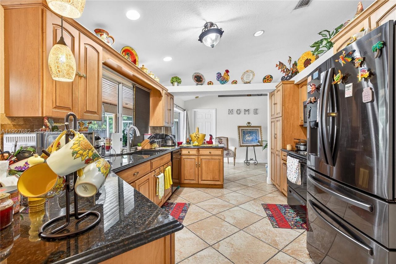 652 SW Prado Ave, Port Saint Lucie, FL 34983 Photo