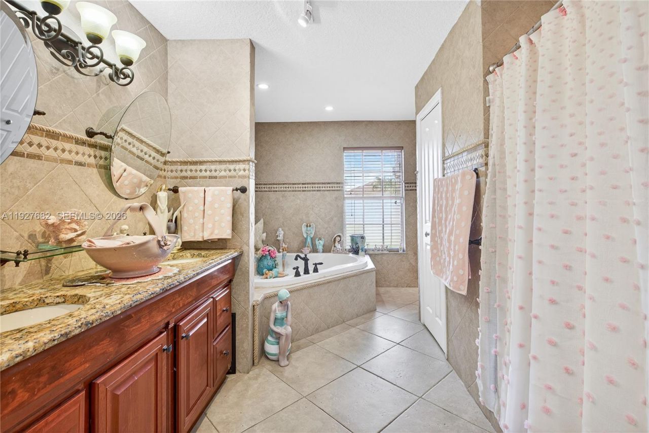 652 SW Prado Ave, Port Saint Lucie, FL 34983 Photo