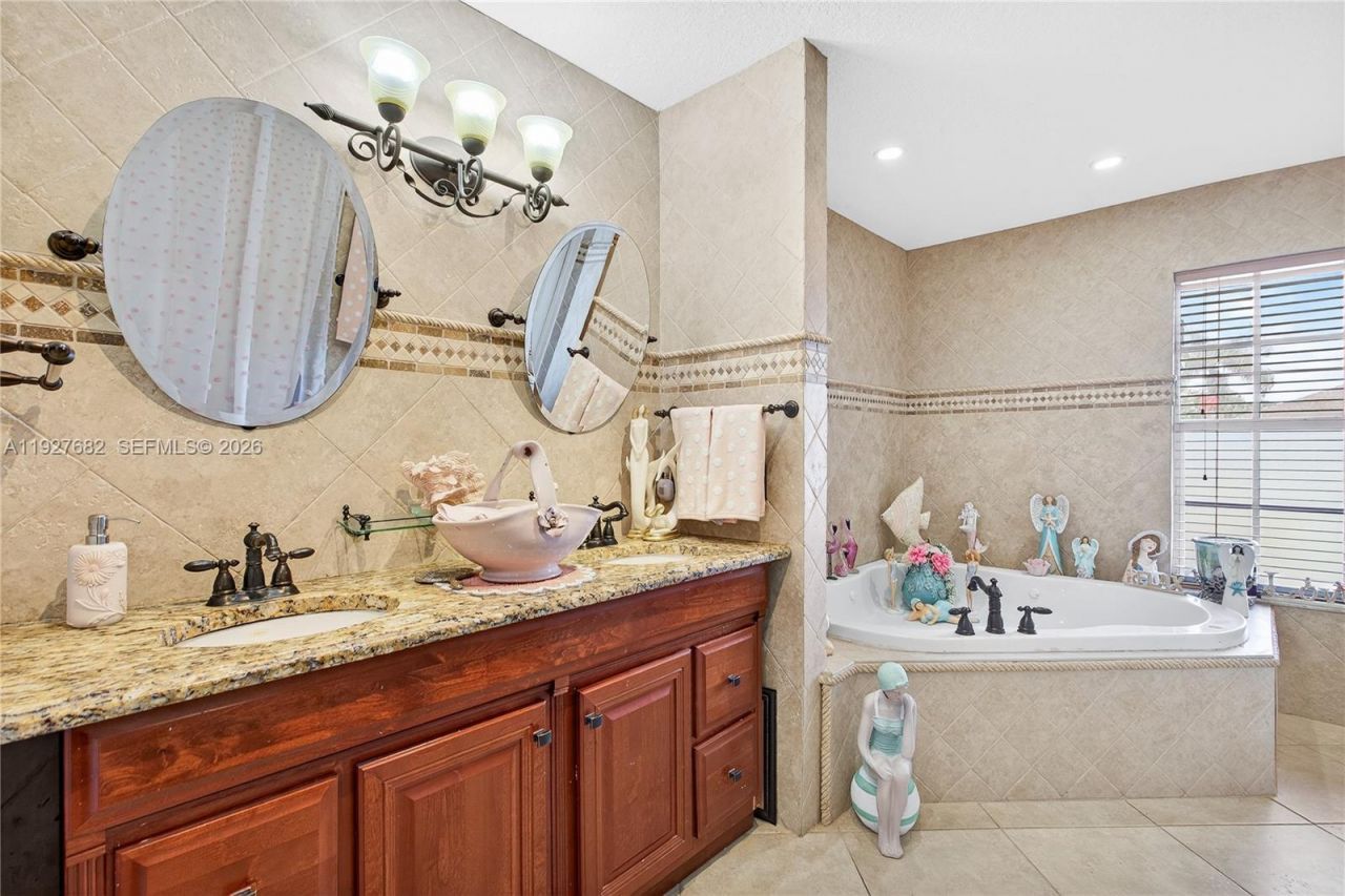 652 SW Prado Ave, Port Saint Lucie, FL 34983 Photo