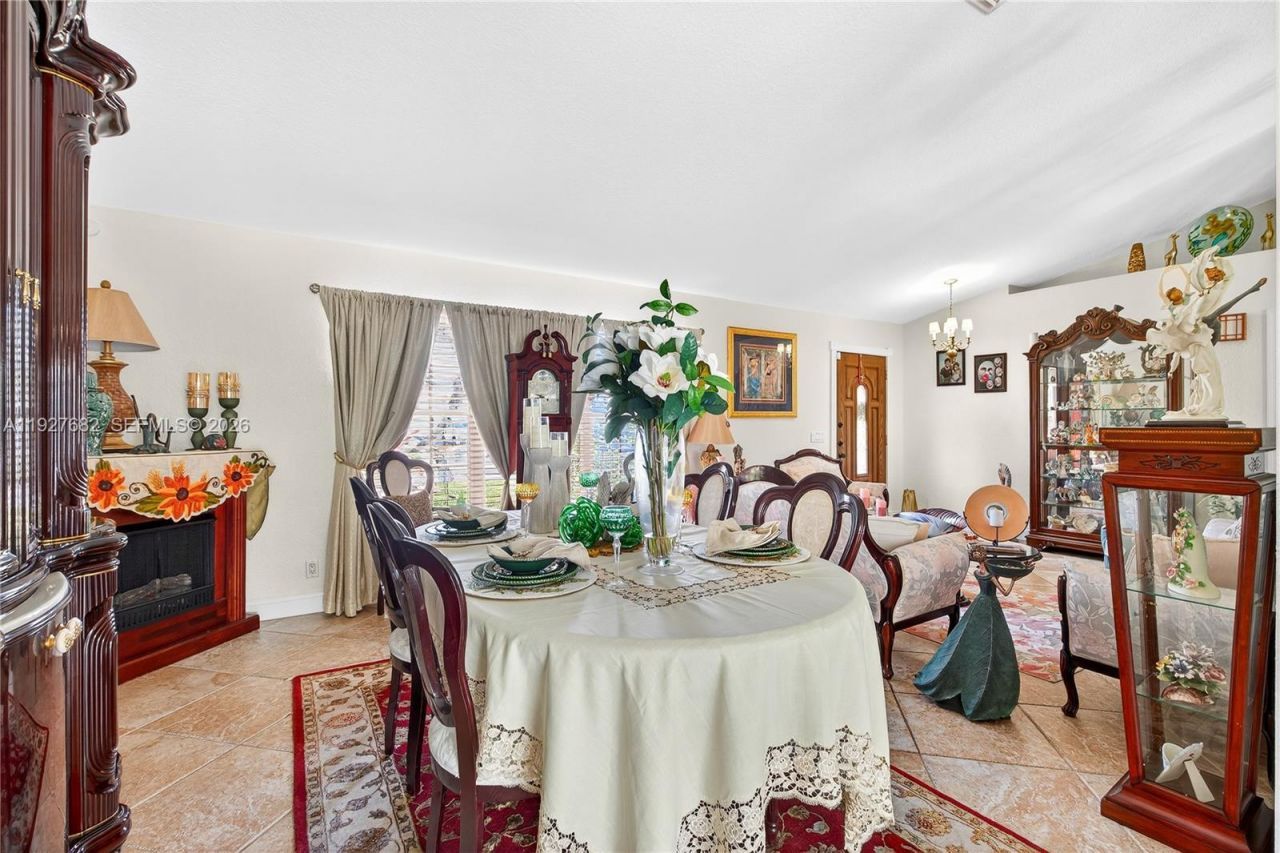 652 SW Prado Ave, Port Saint Lucie, FL 34983 Photo