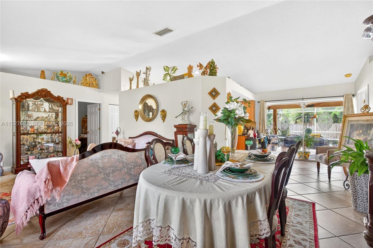 652 SW Prado Ave, Port Saint Lucie, FL 34983 Photo