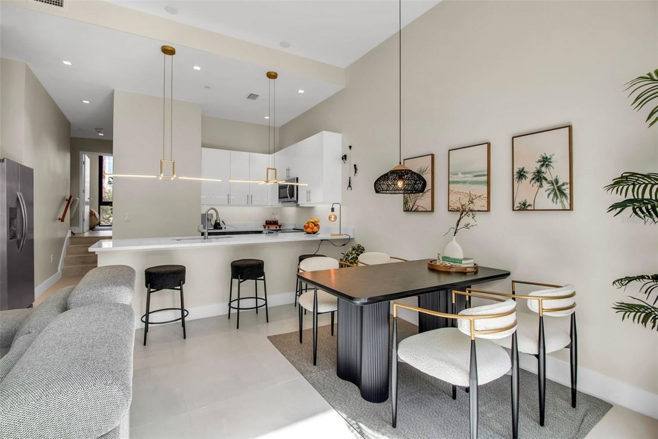 1558 4th Street, Unit 208, Sarasota, FL 34236 Photo