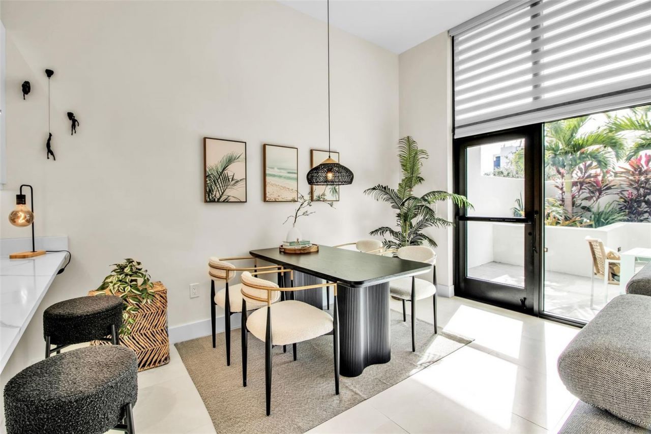 1558 4th Street, Unit 208, Sarasota, FL 34236 Photo