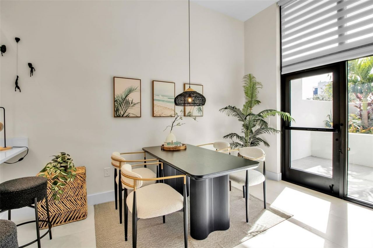 1558 4th Street, Unit 208, Sarasota, FL 34236 Photo