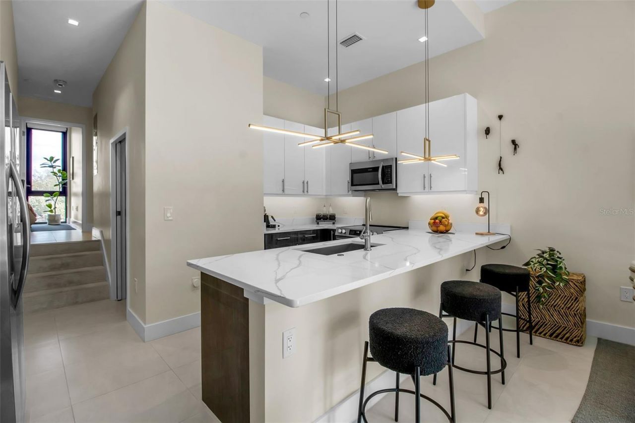 1558 4th Street, Unit 208, Sarasota, FL 34236 Photo