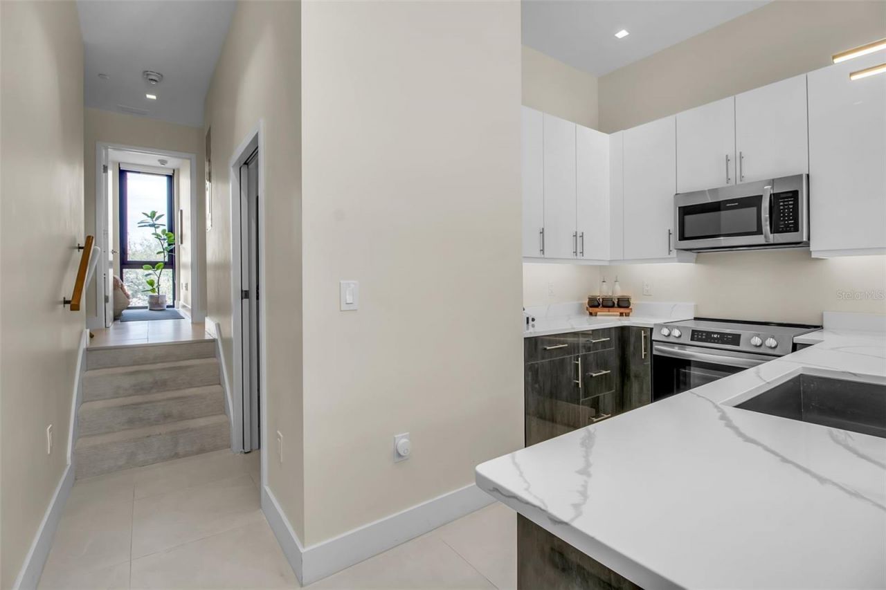 1558 4th Street, Unit 208, Sarasota, FL 34236 Photo