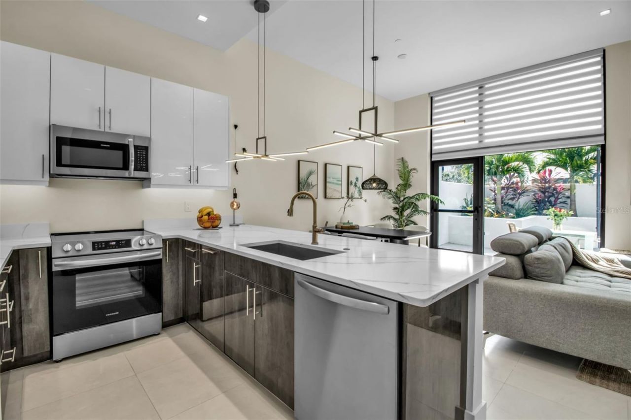 1558 4th Street, Unit 208, Sarasota, FL 34236 Photo