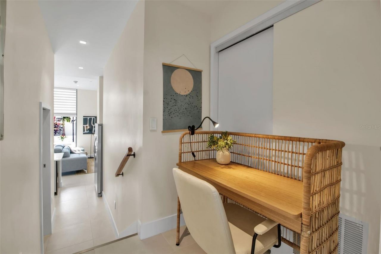 1558 4th Street, Unit 208, Sarasota, FL 34236 Photo