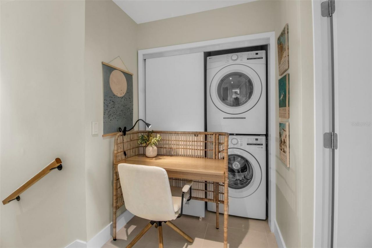 1558 4th Street, Unit 208, Sarasota, FL 34236 Photo