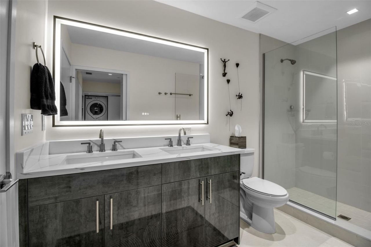 1558 4th Street, Unit 208, Sarasota, FL 34236 Photo