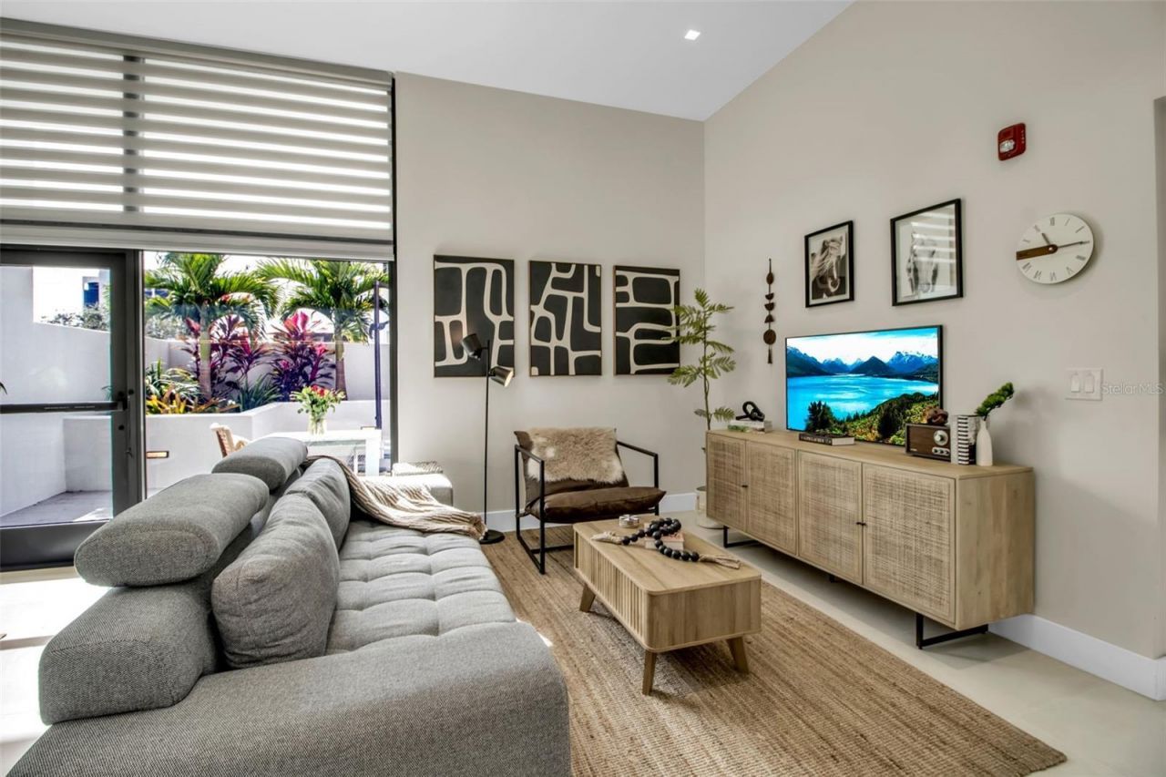 1558 4th Street, Unit 208, Sarasota, FL 34236 Photo