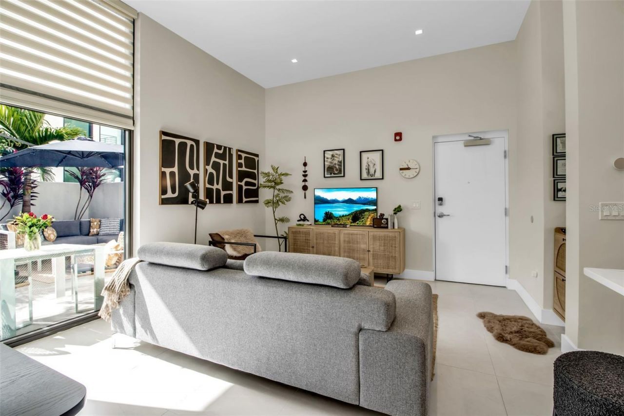 1558 4th Street, Unit 208, Sarasota, FL 34236 Photo