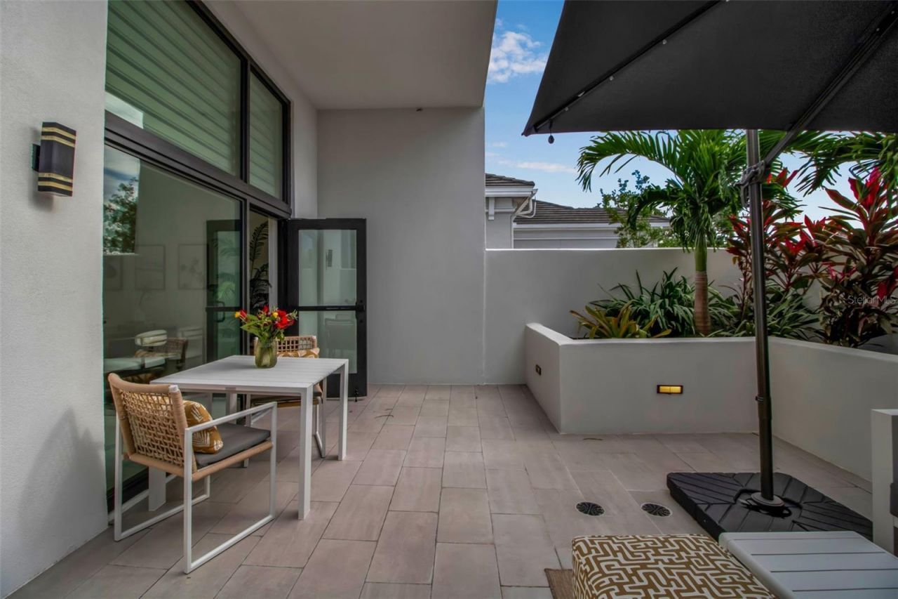 1558 4th Street, Unit 208, Sarasota, FL 34236 Photo