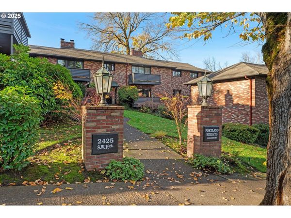2425 SW 19TH AVE, Unit 11, Portland, OR 97201