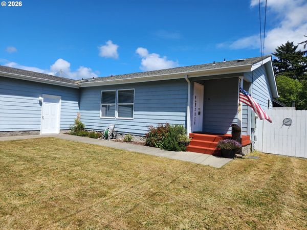 1050 BROADWAY AVE, Winchester Bay, OR 97467
