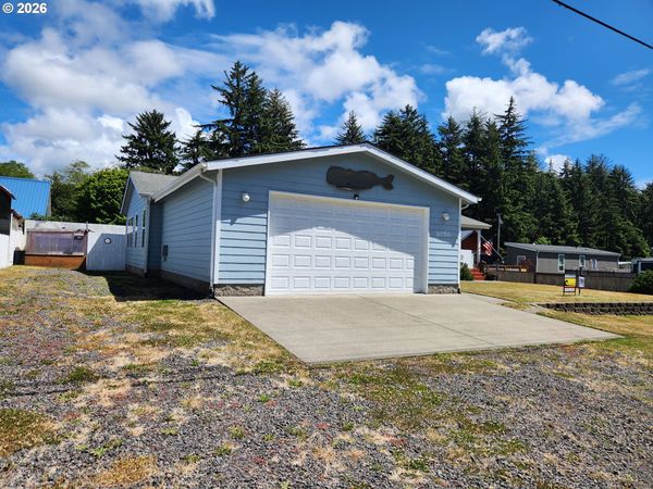 1050 BROADWAY AVE, Winchester Bay, OR 97467
