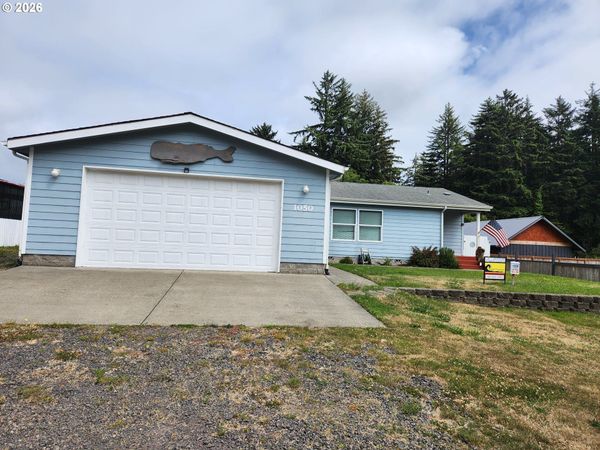 1050 BROADWAY AVE, Winchester Bay, OR 97467