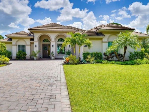 2986 Bent Pine Drive, Fort Pierce, FL 34951