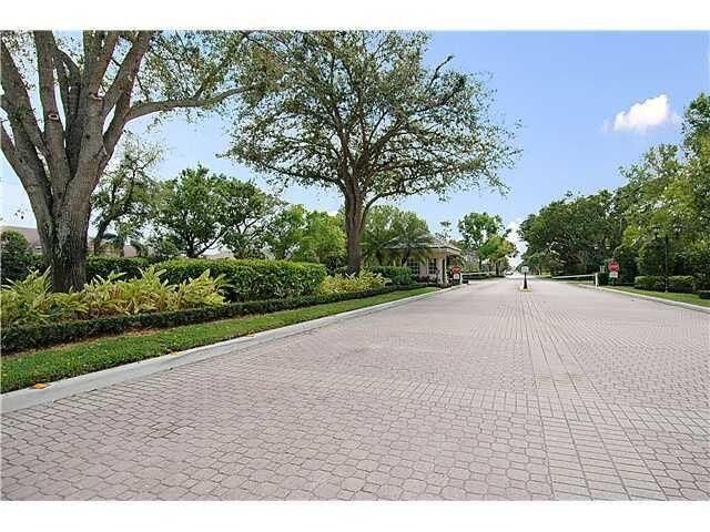 8631 Steeplechase Drive, Palm Beach Gardens, FL 33418 Photo