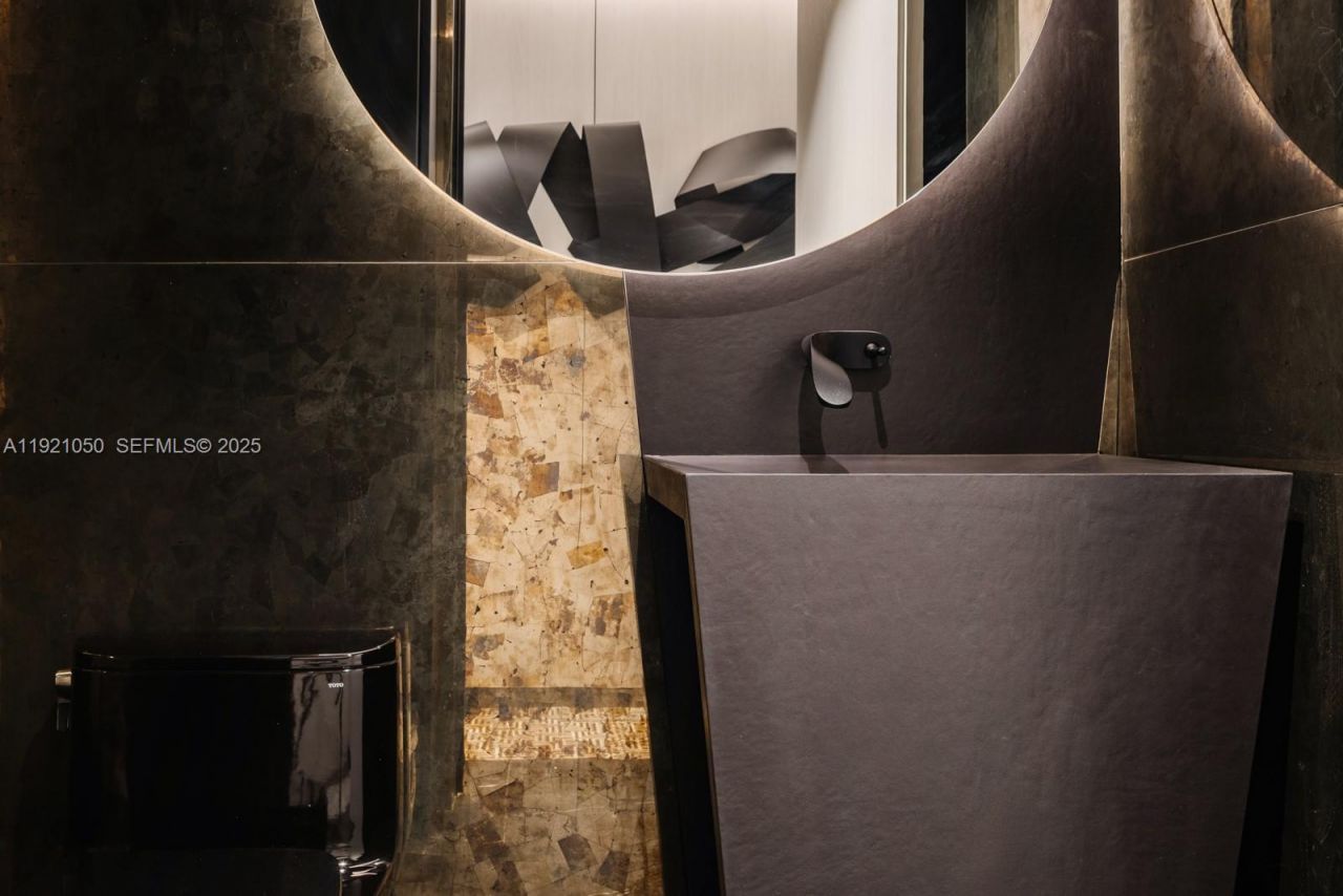 5875 Collins Ave, Unit 902, Miami Beach, FL 33140 Photo