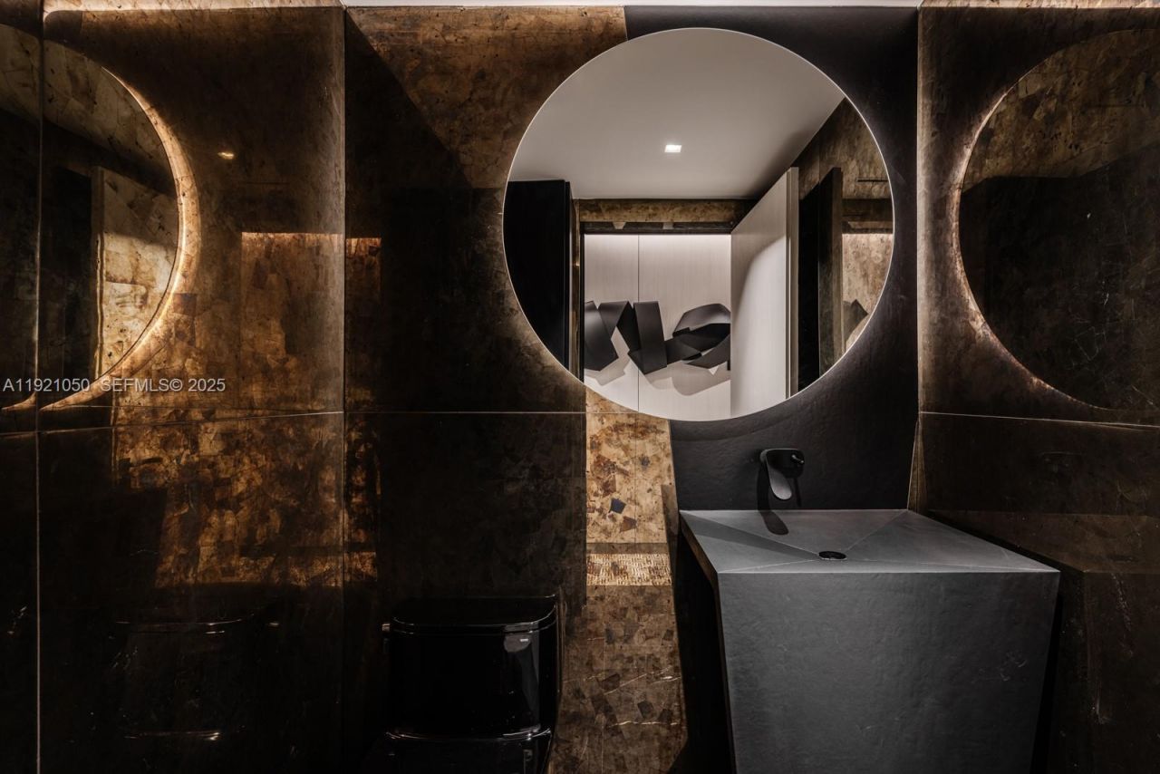 5875 Collins Ave, Unit 902, Miami Beach, FL 33140 Photo