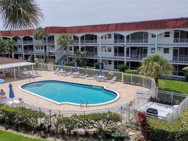 501 Blue Heron Dr, Unit 319-A, Hallandale Beach, FL 33009