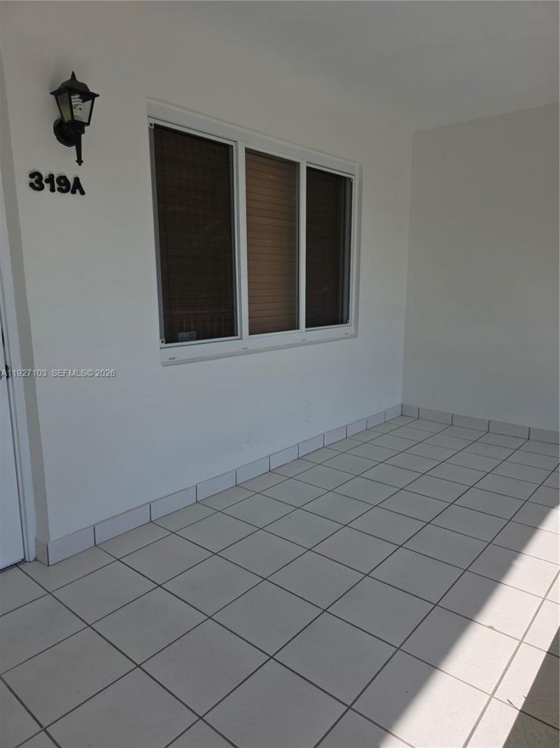 501 Blue Heron Dr, Unit 319-A, Hallandale Beach, FL 33009 Photo