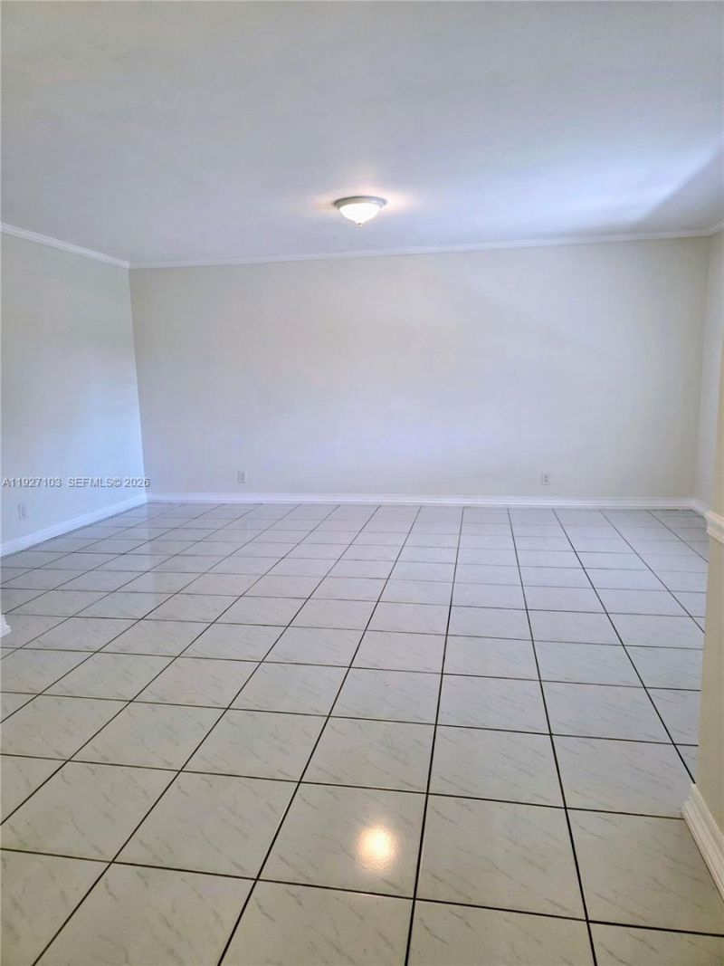 501 Blue Heron Dr, Unit 319-A, Hallandale Beach, FL 33009 Photo