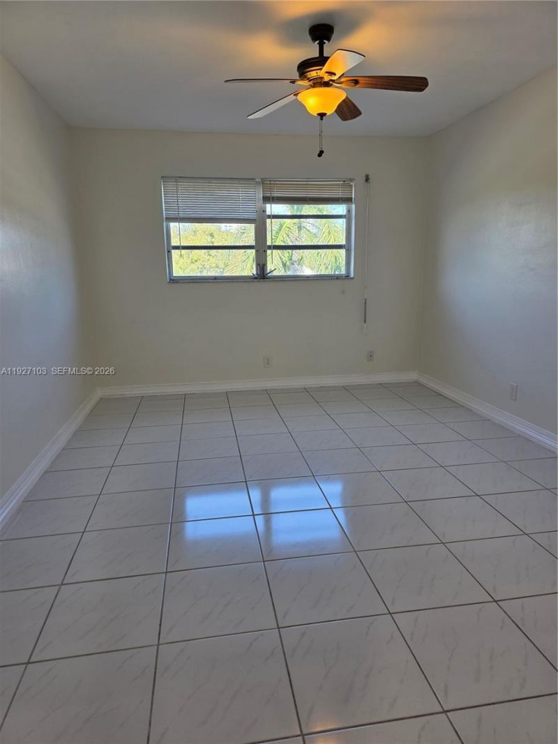 501 Blue Heron Dr, Unit 319-A, Hallandale Beach, FL 33009 Photo